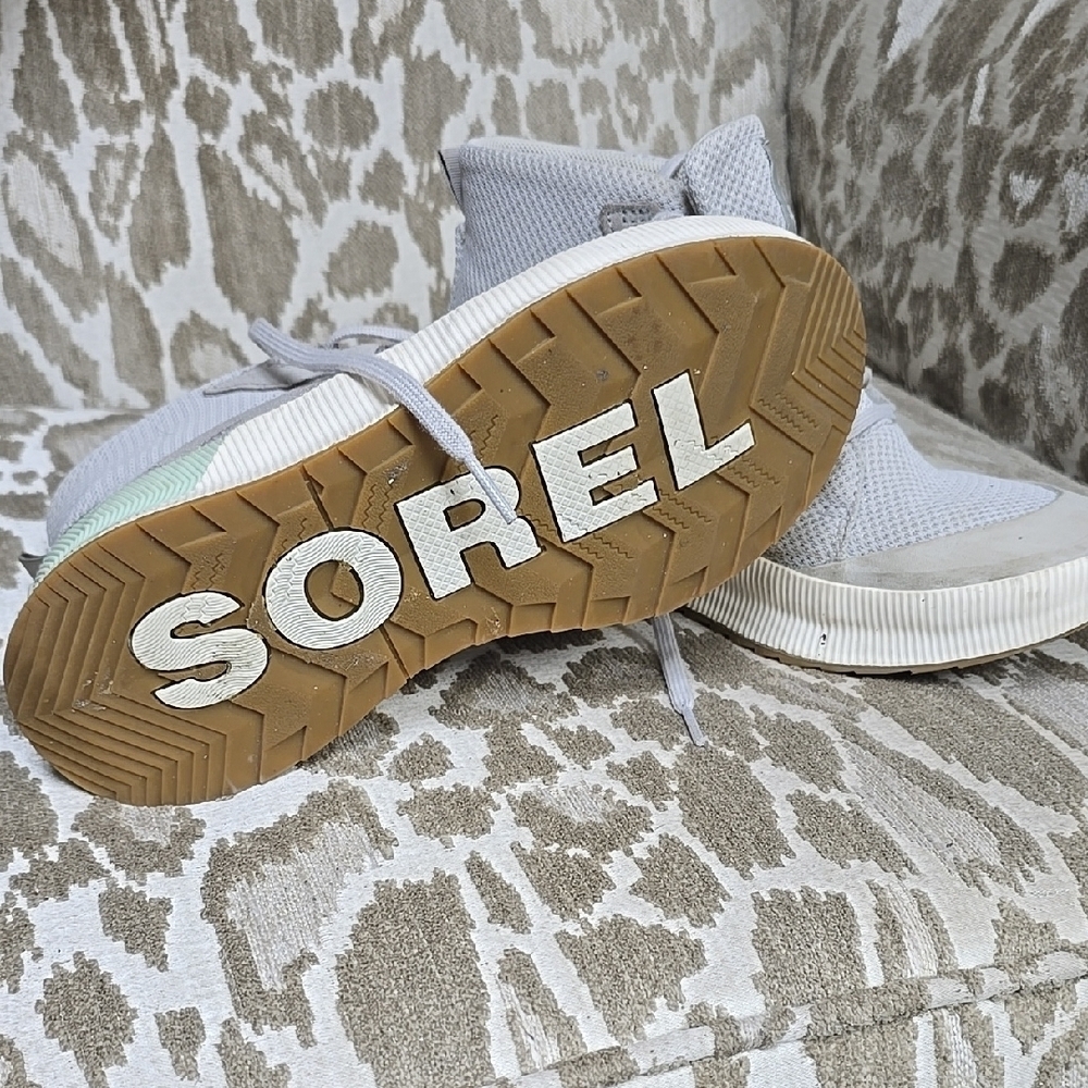 Sorel Gray Sneakers with Breathable Mesh and Cushioned Sole - Picture 13 of 16